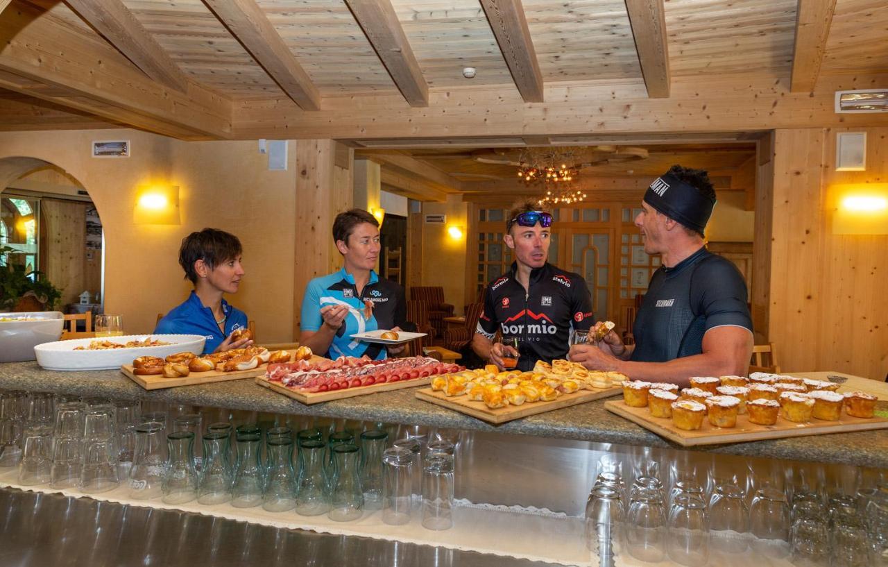 Hotel Funivia Bormio Kültér fotó